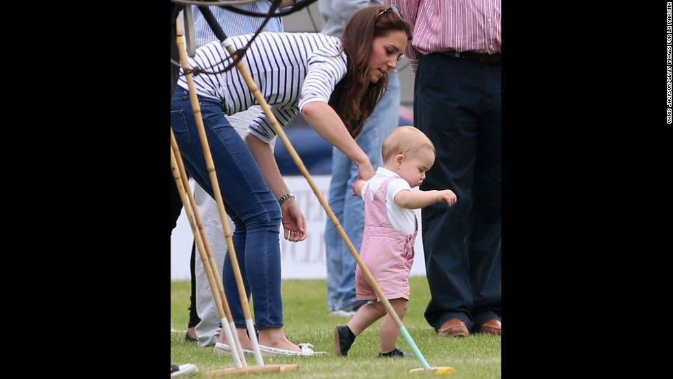 UK royal baby: New photos of Prince George shown by Kensington Palace - 0