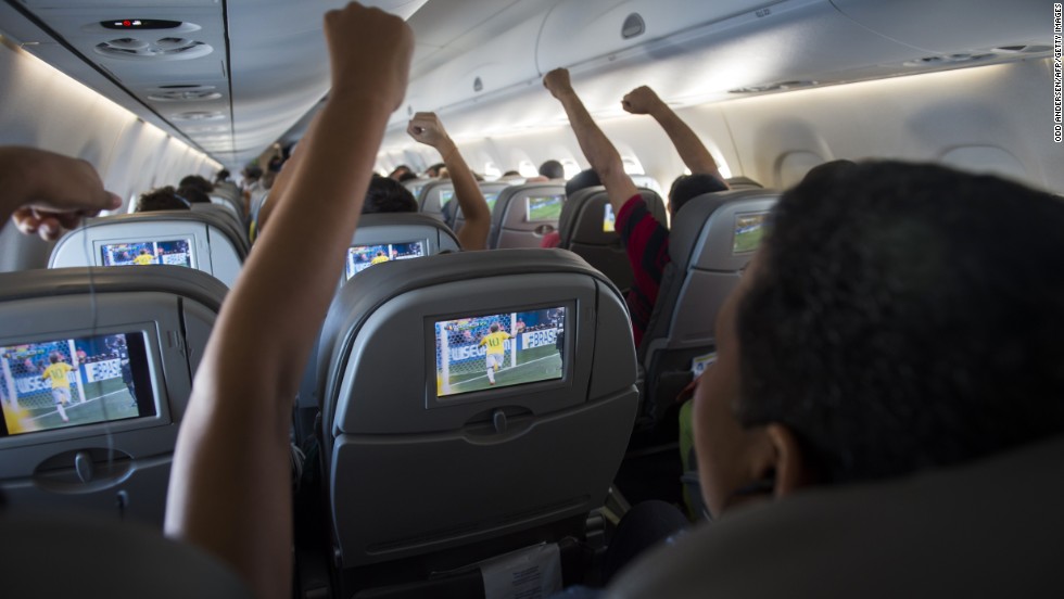 Brazilian football fans watched their team play live on Azul during the FIFA 2014 World Cup. It's one of the airlines that TripAdvisor users score best for in-flight entertainment. 
