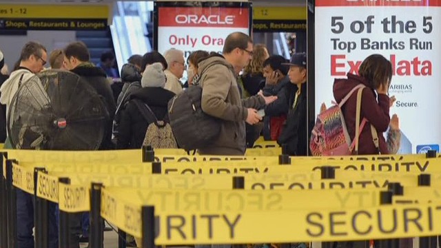 U.S. airports start Ebola screenings