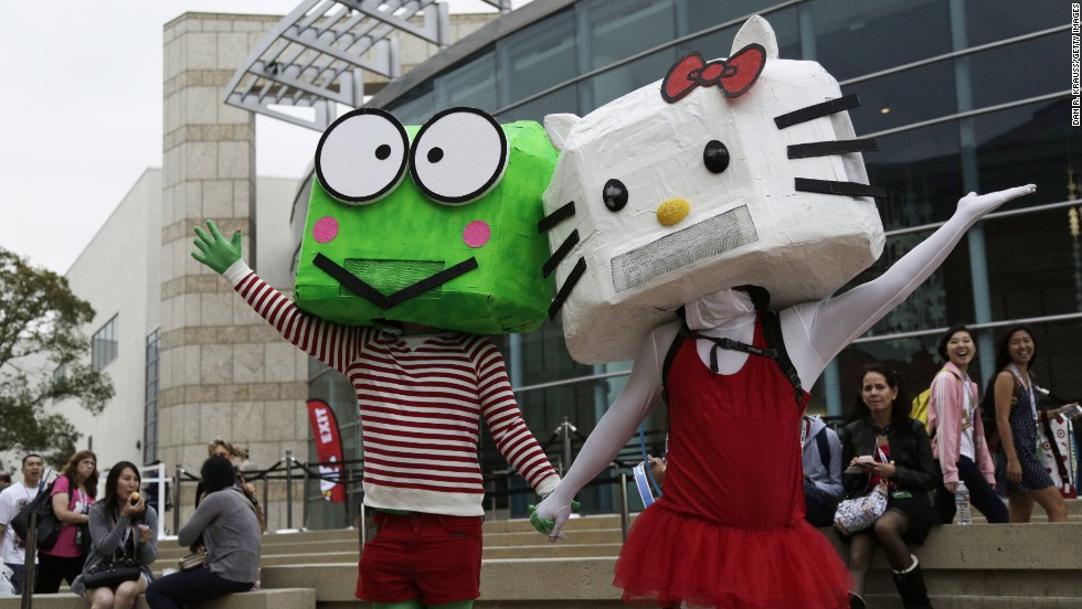 Hello Kitty turns 40, draws 25,000 fans to convention