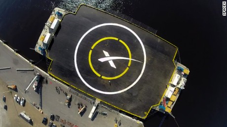 &#39;X&#39; marks the spot for the Falcon 9 landing site. 