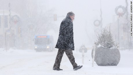 "Prepárense para lo peor", dice alcalde de NY por una tormenta de nieve "jamas antes vista"