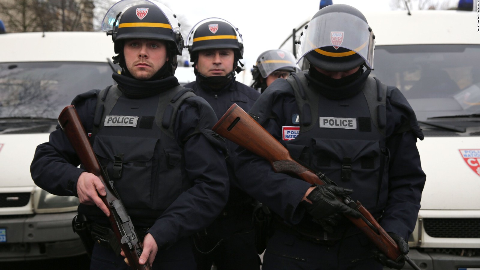 Hostage situation at Paris grocery