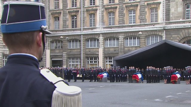 vo france ceremony fallen police officers_00003713
