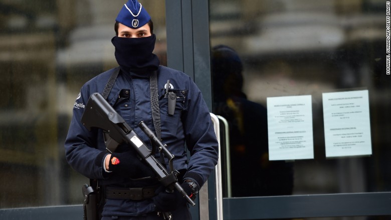 Plan terrorista era matar policías belgas en las calles y estaciones