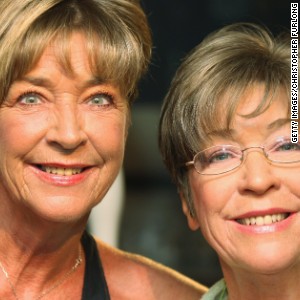 The real Anne Kirkbride, left, poses with her Madame Tussaud&#39;s waxwork version in 2011.