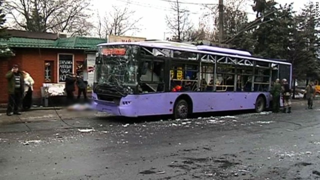 pkg robertson ukraine donetsk civilian bus shelled_00001302