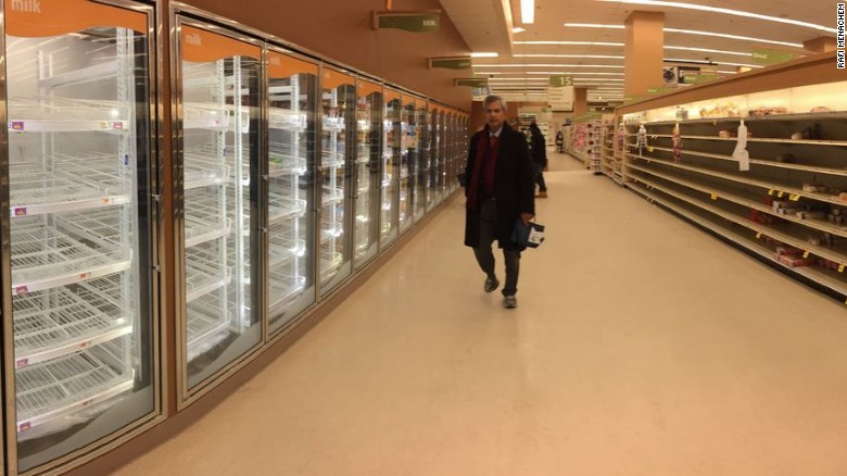 150127022840-blizzard-of-2015-grocery-story-exlarge-169.jpg