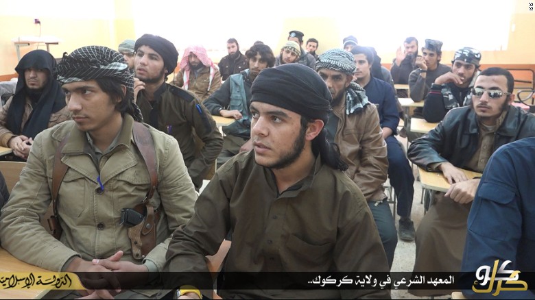 ISIS vende niños como esclavos y los entrena en prácticas terroristas, según la ONU
