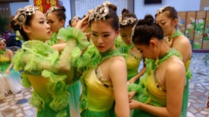 150216113619-china-new-year-gala-rehearsal-girls-medium-169.jpeg