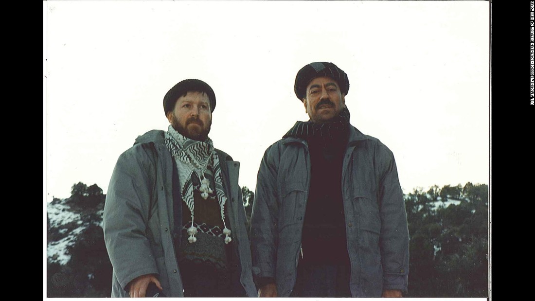 Al-Suri, kiri, dengan Atwan. Atwan adalah editor pendiri Al-Quds Al-Arabi, seorang Arab yang independen mingguan yang terbit di London yang telah kritis terhadap rezim Arab tertentu dan 1991 Perang Teluk Persia. Dia tertangkap wawancara pertama di Afghanistan dengan bin Laden perjalanan 1996 ini.