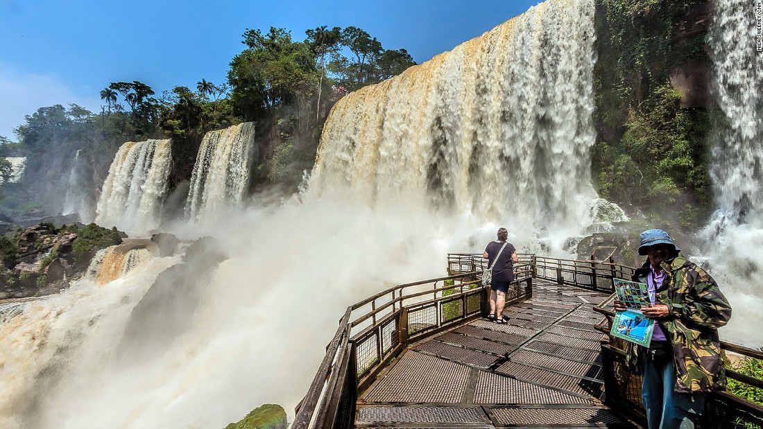 On the Argentinean side, you can walk along several boardwalks for a close look at the falls. 