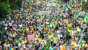Brazilian FM under fire as economy continues to weaken