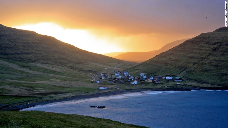 This cozy village on <a href="http://www.visitsandoy.fo/UK/" target="_blank">Sandoy island</a>'s east coast is home to the remains of a 14th-century farmhouse in traditional Faroese style.