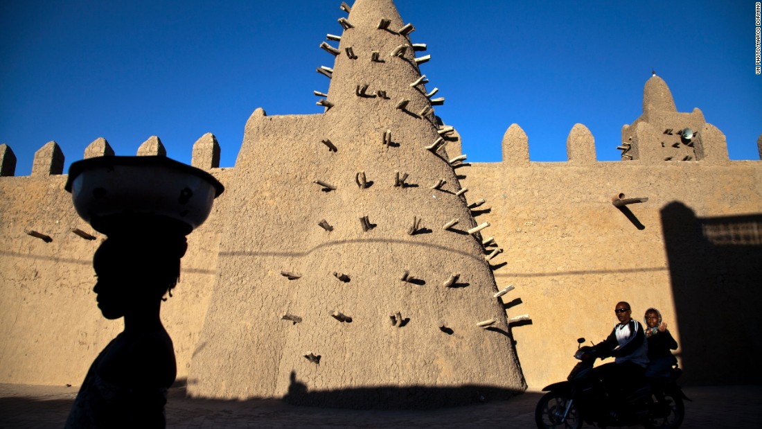 The oldest of the three great mosques of Timbuktu, the Djingareyber was attacked by Al-Qaeda-linked group &lt;a href=&quot;http://edition.cnn.com/2012/07/10/world/africa/mali-shrine-attack/&quot;&gt;Ansar Dine in 2012&lt;/a&gt;, shortly after its reappearance on UNESCO&#39;s &lt;a href=&quot;http://whc.unesco.org/en/list/119&quot; target=&quot;_blank&quot;&gt;list of endangered sites&lt;/a&gt;. Two tombs were destroyed, along with several other shrines in the area. This is not the only threat to the historical landmark, which is also facing problems derived from urbanization, climate change and desertification.&lt;br /&gt;