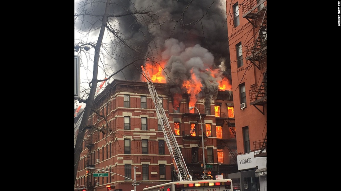 Explosion rocks New Yorks East Village; building collapses - CNN.