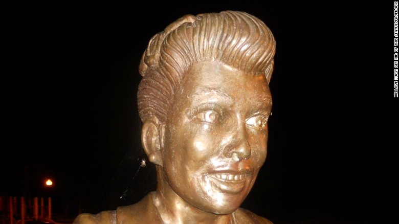 Lucille Ball Fans Want Statue Removed