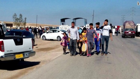 People leave their hometown of Ramadi on April 15. ISIS' offensive in Ramadi shows its resilience despite months of U.S.-led airstrikes and a recent defeat in the northern city of Tikrit.