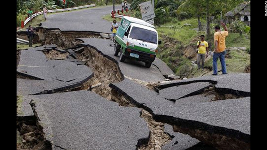 Nepal Earthquake People Are Panicked