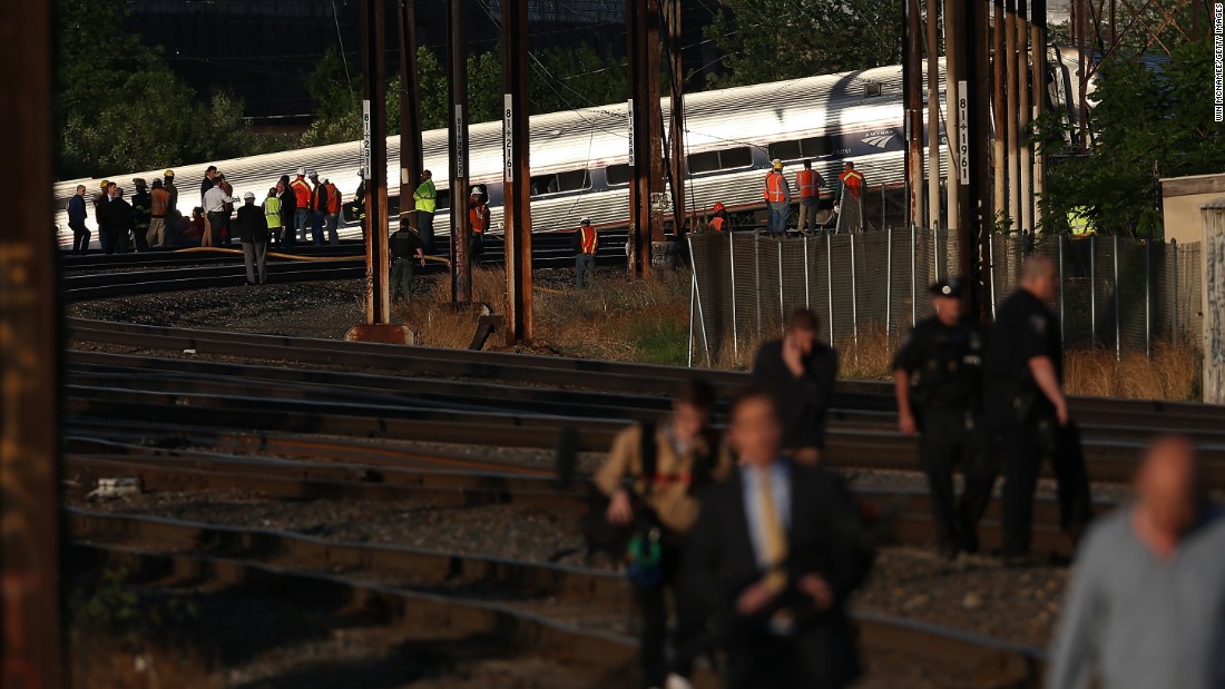 Amtrak train derails in Philadelphia - CNN.com