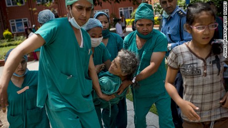 Nepal: Medics race to avert health crisis