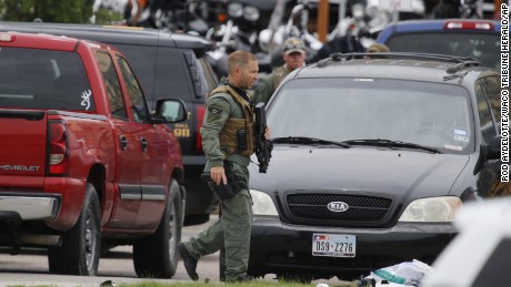 Biker gang shootout kills 9 outside Texas Twin Peaks - CNN.com