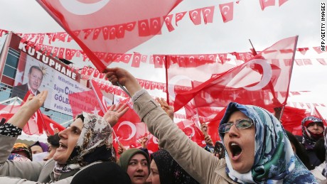 Turkey votes in game-changing poll