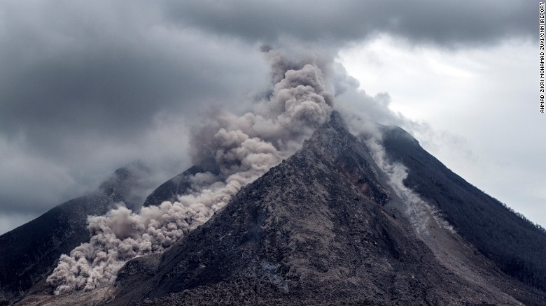 150606101043-sinabung-volcano-irpt-exlar