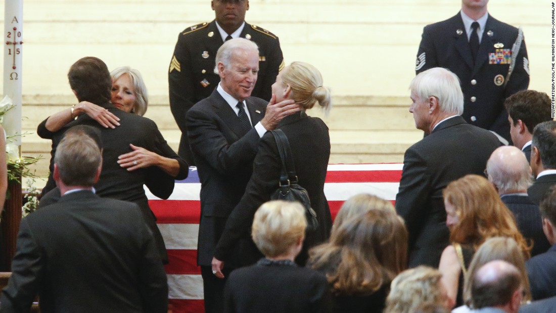 joe bidens first wife and daughter