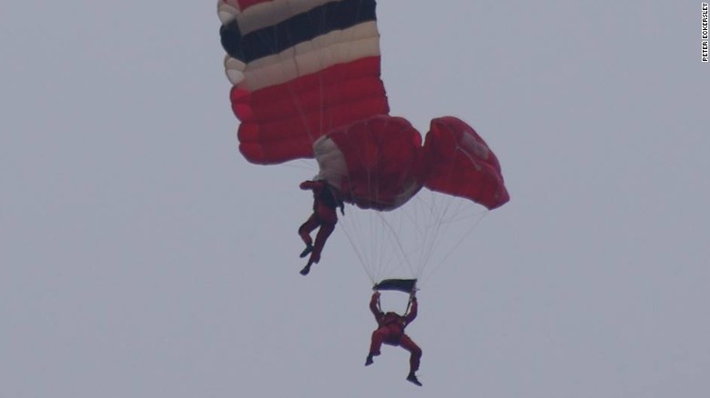 UK army parachutist rescues teammate after chute fail