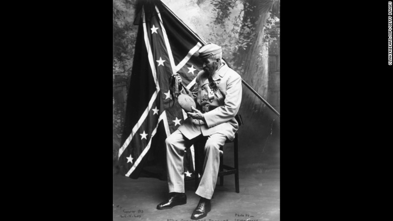 Confederate flags stolen in Georgia, Delaware