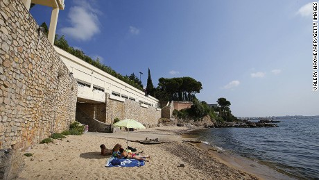 Anger as beach shuts for King