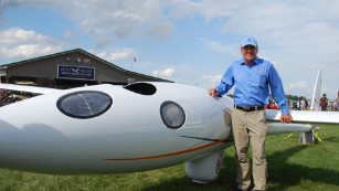 Jim Payne plans to fly this experimental glider to a record setting height of between 90,000 and 100,000 feet.