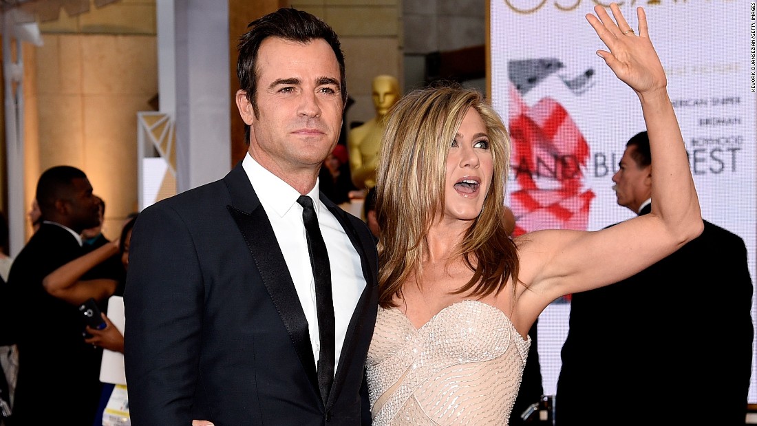 Jennifer Aniston and Justin Theroux marry