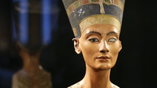 King Tut&#39;s tomb: &#39;90%&#39; chance of hidden chambers