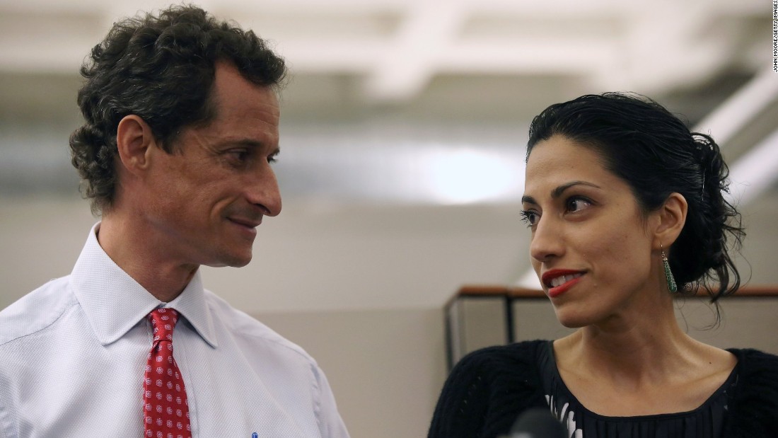 Clinton aide splits after new sexting reports