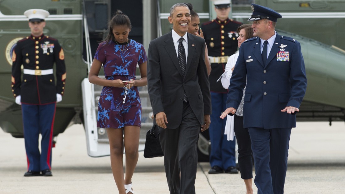 Obama, Kennedys vacation on Martha's Vineyard