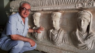 Khaled al-Asaad in front of a rare sarcophagus dating from the first century.