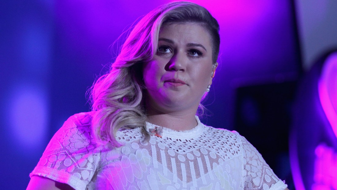 LAS VEGAS, NV - MAY 30:  Recording artist Kelly Clarkson performs onstage during The iHeartRadio Summer Pool Party at Caesars Palace on May 30, 2015 in Las Vegas, Nevada.  (Photo by Isaac Brekken/Getty Images for iHeartMedia)