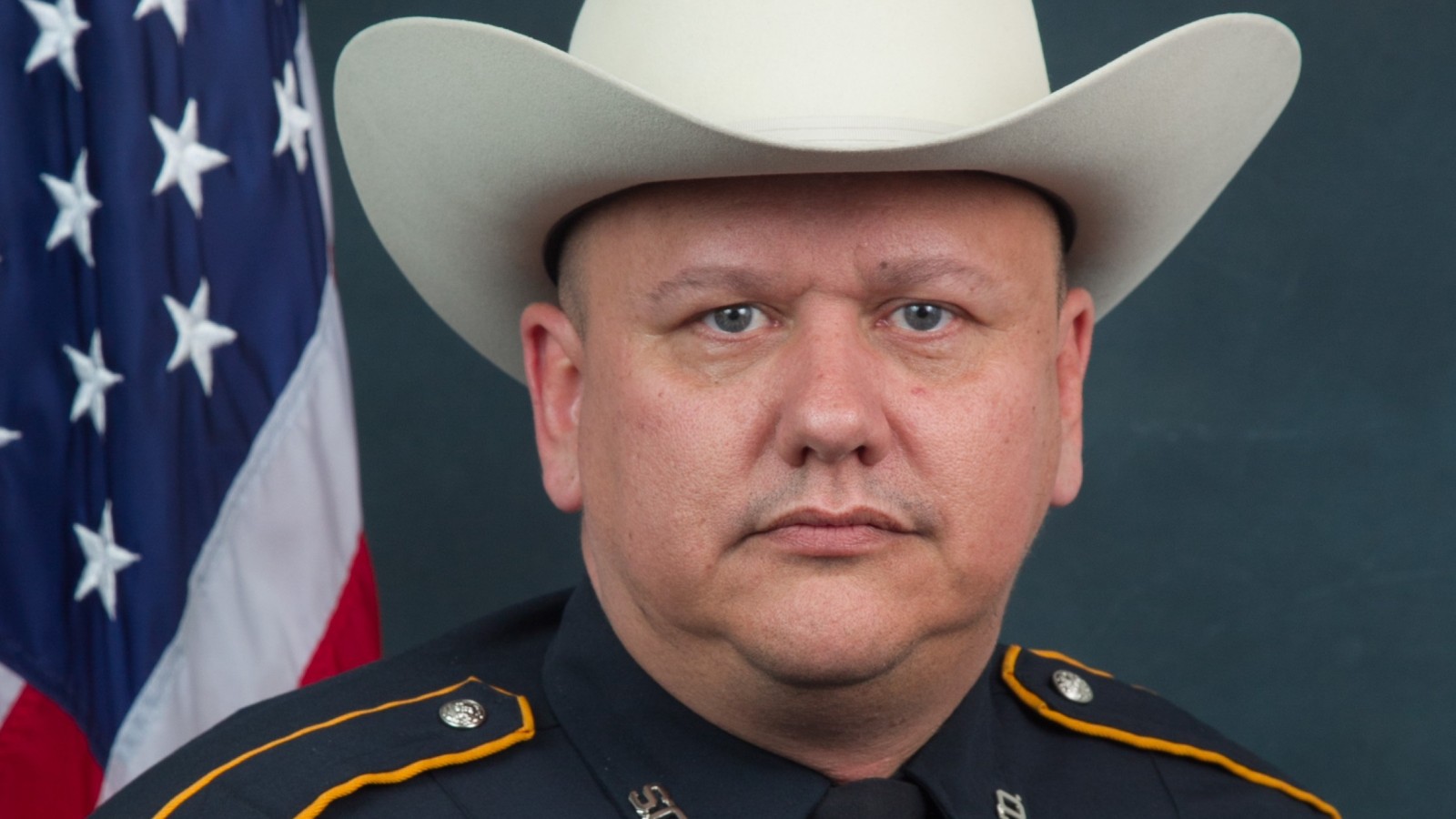Sheriff's deputy shot while pumping gas at patrol car - CNN.com1600 x 900
