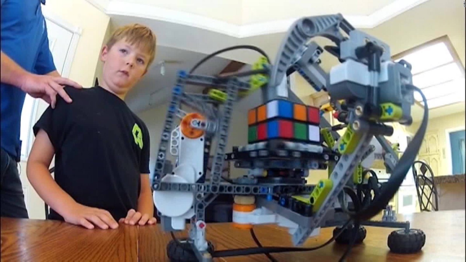 rubiks cube solving robot pkg_00001528.jpg