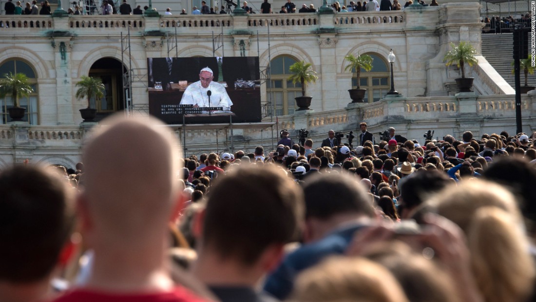 Pope tells children and immigrants to pursue their dreams
