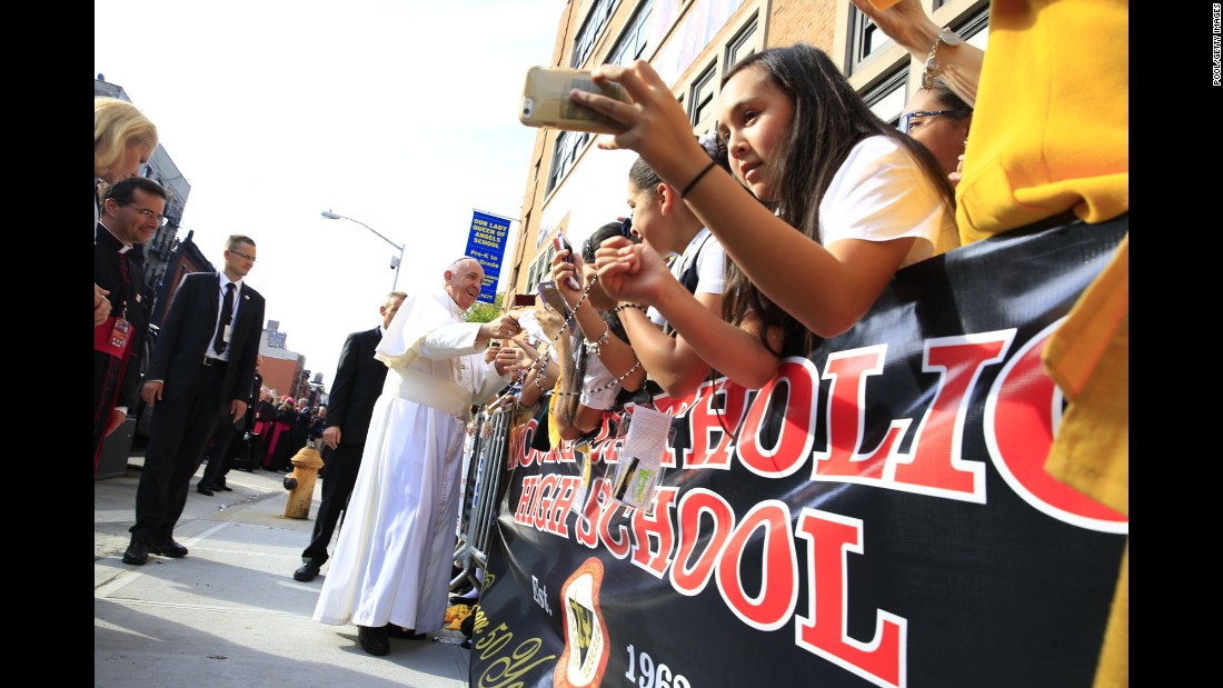 Pope tells children and immigrants to pursue their dreams