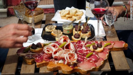 Anthony Bourdain: Parts Unknown - 313 - Marseille

An asortment of meats from the Corsican Charcuterie, U Mio Paese in Marseille