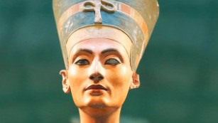 Queen Nefertiti&#39;s resting place discovered?