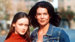 370100 09: Alexis Bledel and Lauren Graham star in Warner Bros. TV series "The Gilmore Girls." (Photo by Warner Bros./Delivered by Online USA)