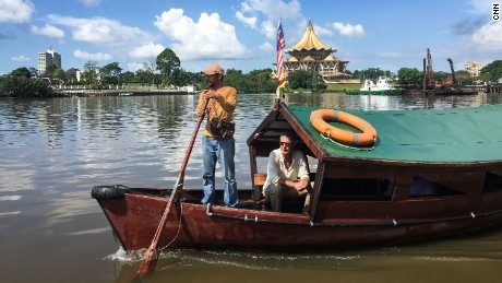 Anthony Bourdain: Parts Unknown - 314 - Borneo

The sounds of Malay karaoke only grow louder heading across the Sarawak River in Kuching.