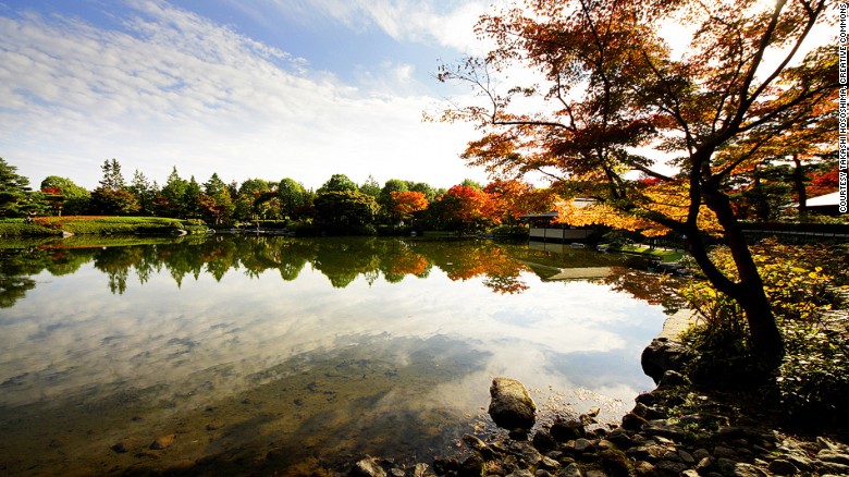 November is the best time to see Tokyo&#39;s stunning fall colors, so we&#39;ve rounded up the capital&#39;s most magnificent viewing spots. This shot of Showa Kinen Park&#39;s Japanese Garden was taken by Tokyo resident Takashi Hososhima. 