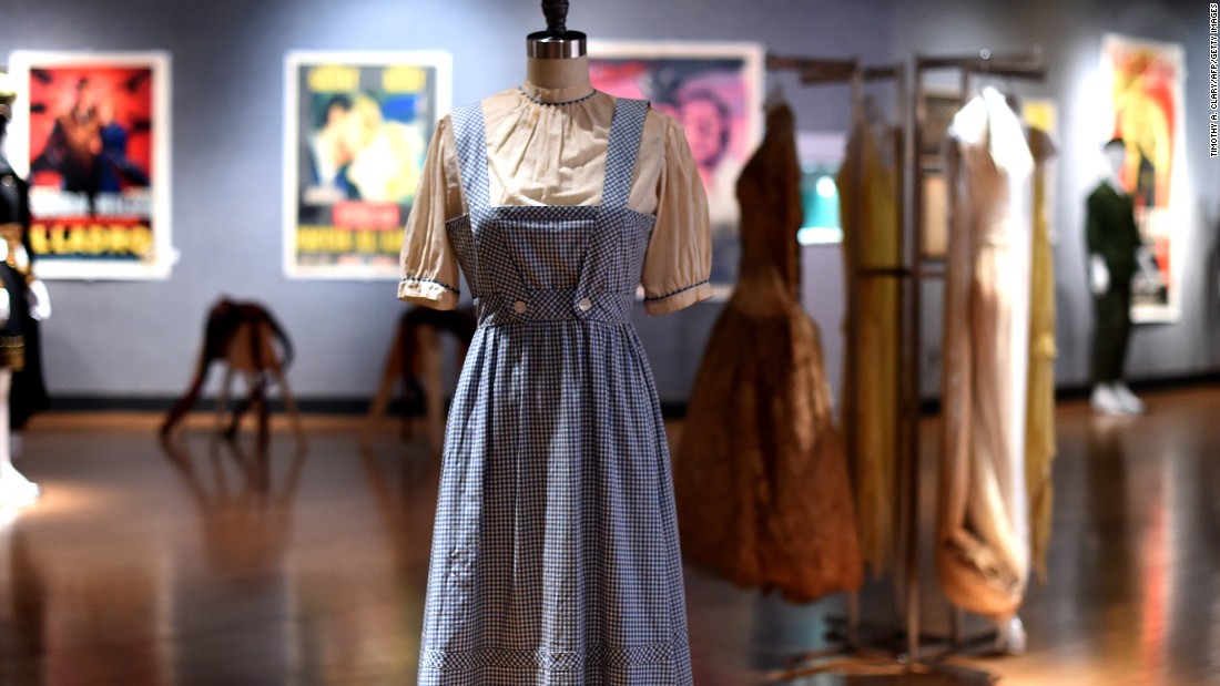 Dorothys Dress From Wizard Of Oz Sells For 1 56m