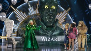 THE WIZ LIVE! -- Pictured: (l-r) Queen Latifah as The Wiz, Elijah Kelley as Scarecrow, Shanice Williams as Dorothy, David Alan Grier as Lion -- (Photo by: Virginia Sherwood/NBC/NBCU Photo Bank via Getty Images)